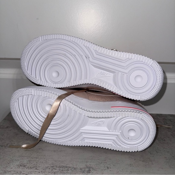 Nike Air Force 1 '07 'Fossil Stone Laser Crimson' - Size 6 in Women’s - Picture 7 of 8